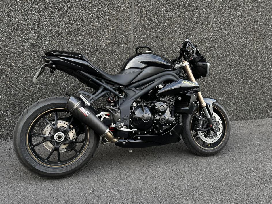 TRIUMPH SPEED TRIPLE 1050