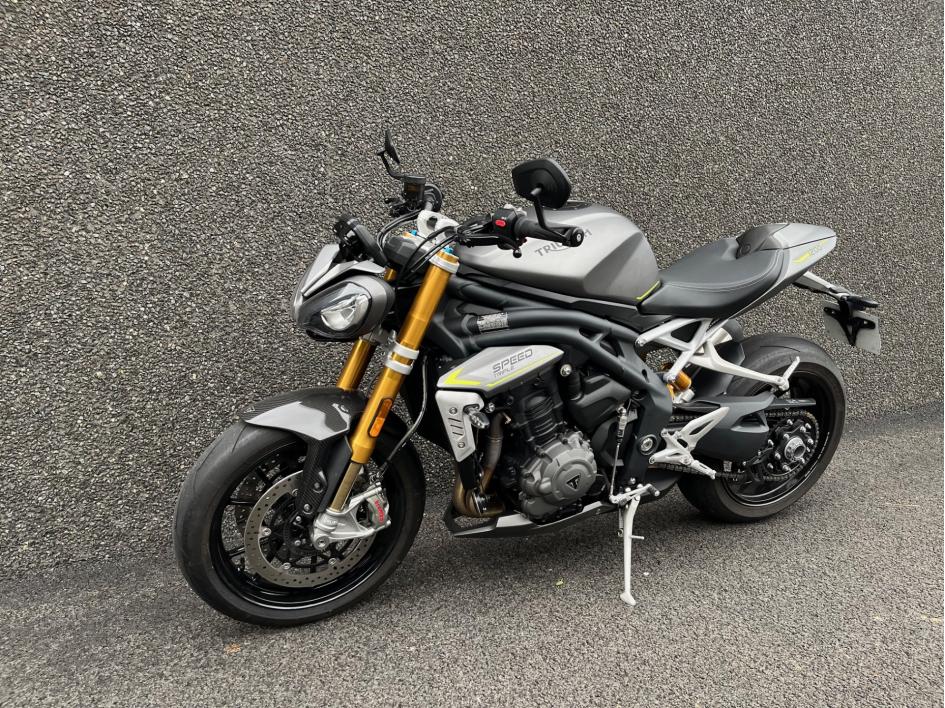 TRIUMPH SPEED TRIPLE 1200 RS