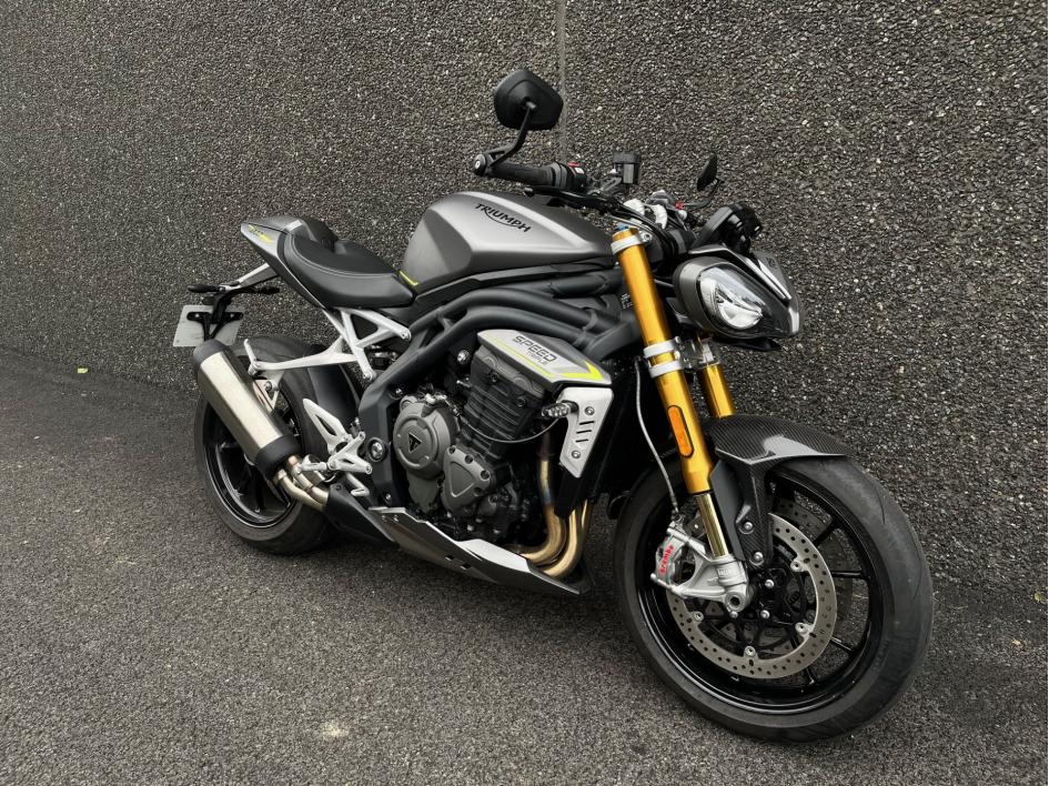 TRIUMPH SPEED TRIPLE 1200 RS