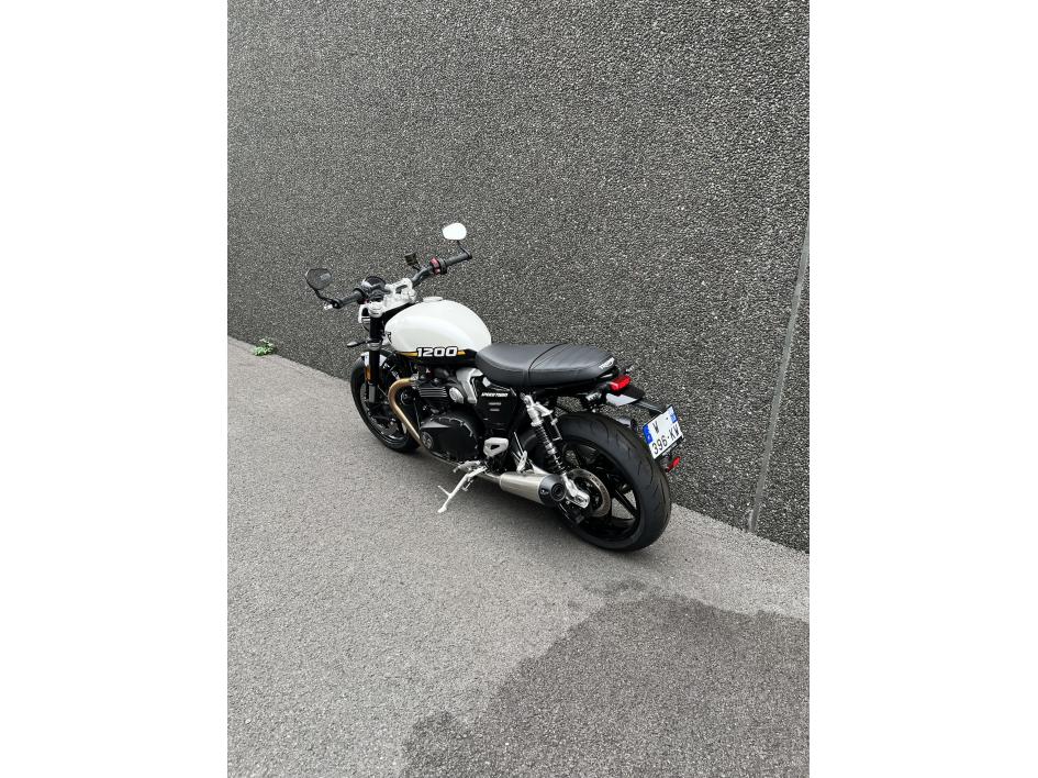 TRIUMPH SPEED TWIN 1200