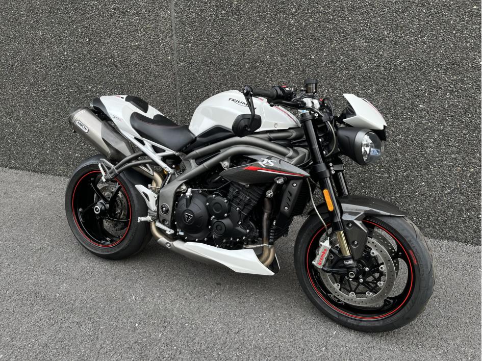 TRIUMPH SPEED TRIPLE 1050 RS