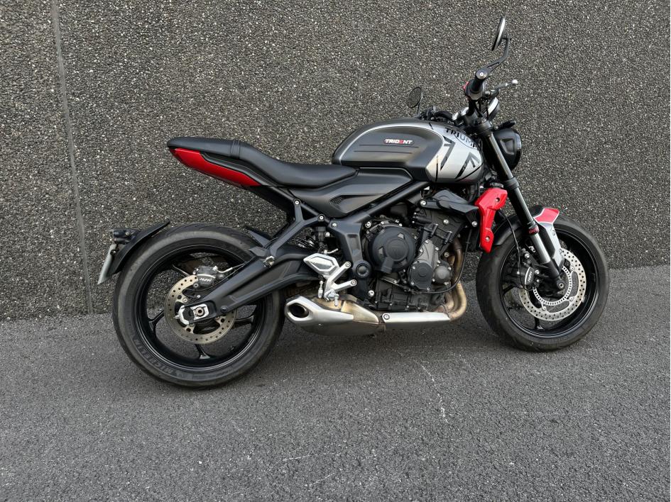 TRIUMPH TRIDENT 660