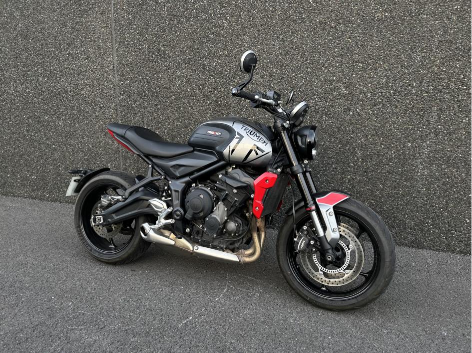 TRIUMPH TRIDENT 660