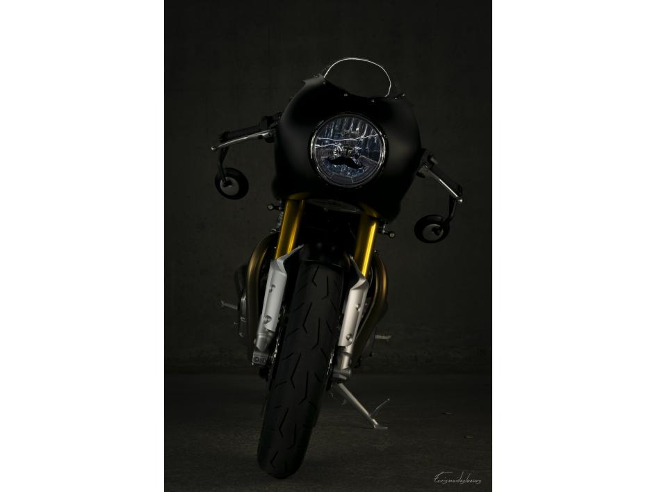 THRUXTON R 1200